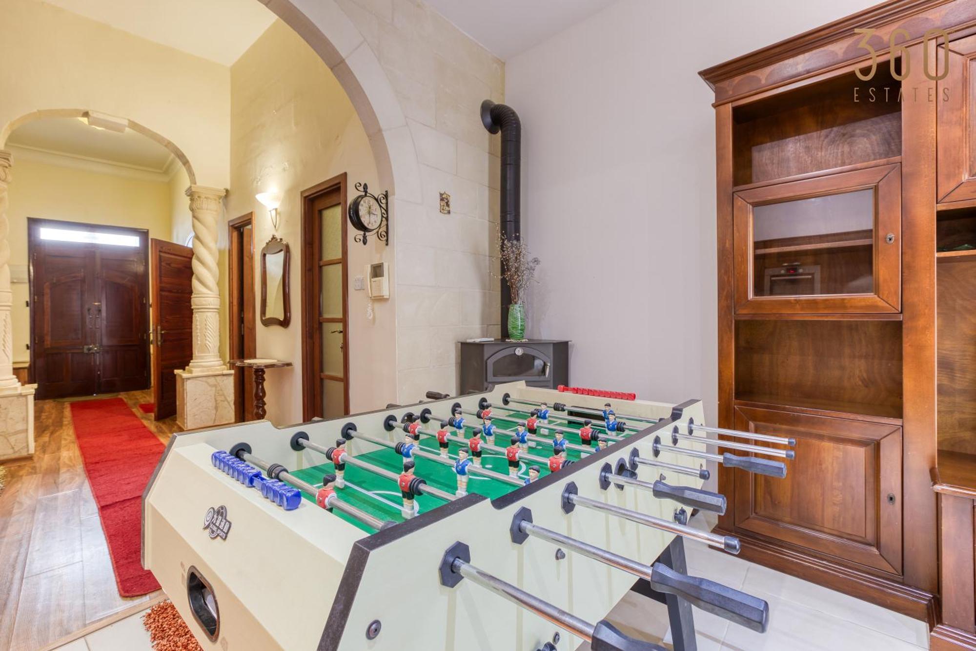 Spacious 4Br Home With Wine Cellar In Zebbug By 360 Estates Extérieur photo